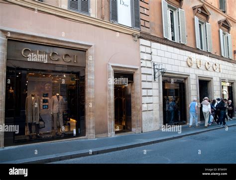 gucci via condotti uomo|Ricerca Negozio .